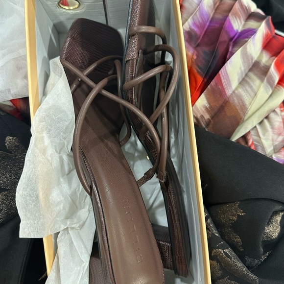 Billini heels - Picture 3 of 5